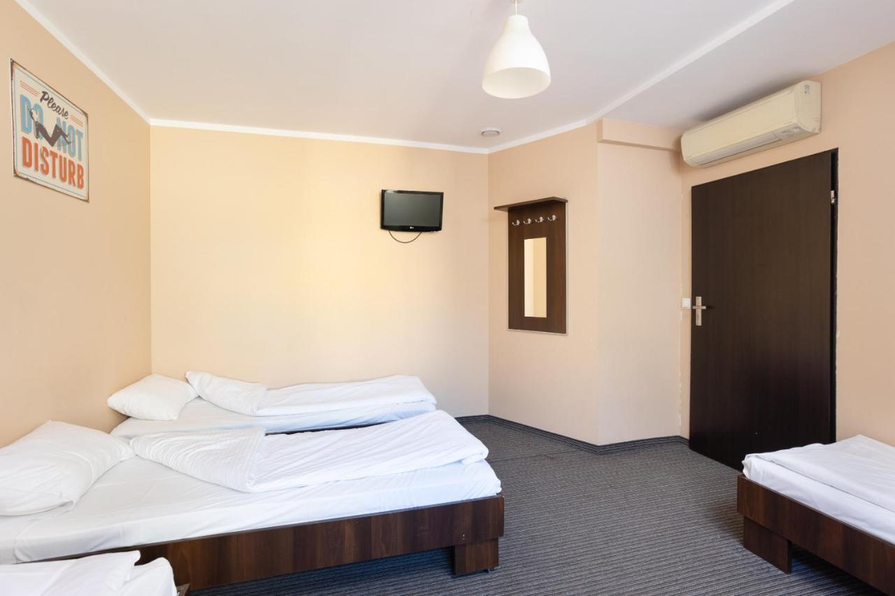 Shick Hostel Wrocław Dış mekan fotoğraf