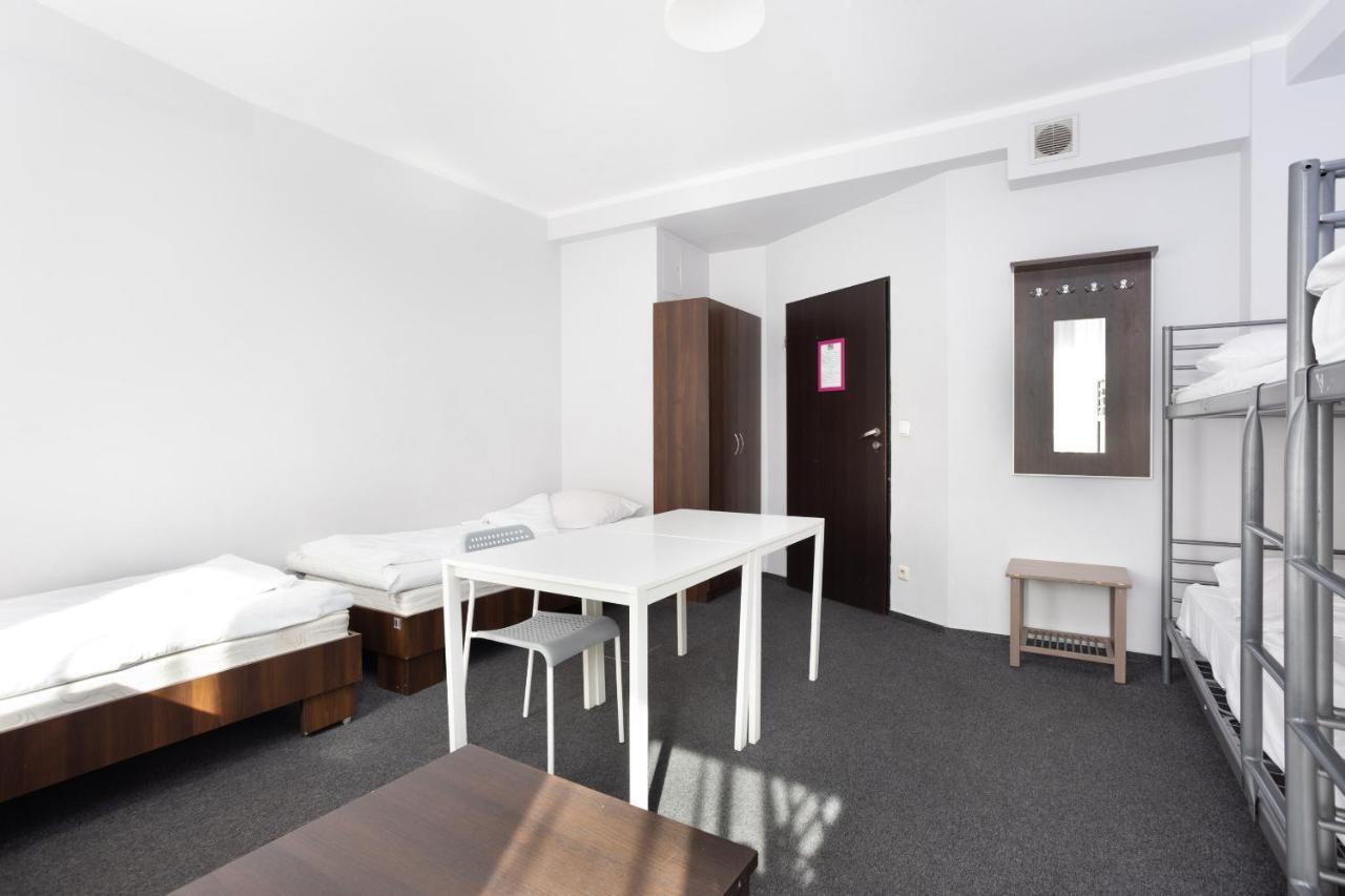 Shick Hostel Wrocław Dış mekan fotoğraf