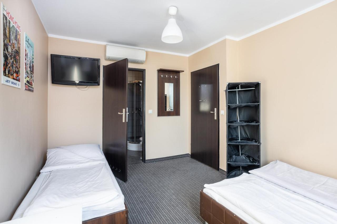 Shick Hostel Wrocław Dış mekan fotoğraf